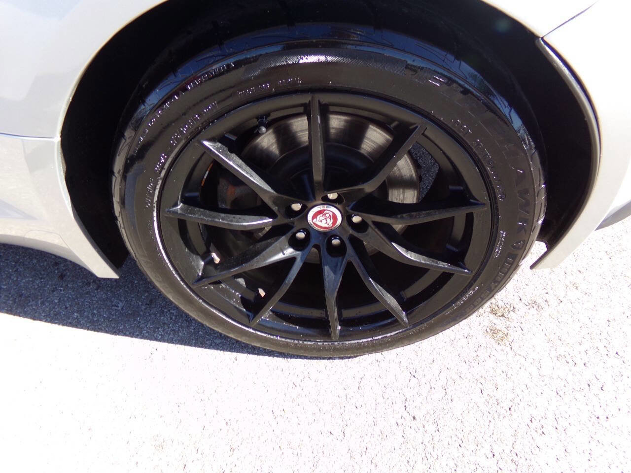 Used 2018 Jaguar F-TYPE Convertible image 33
