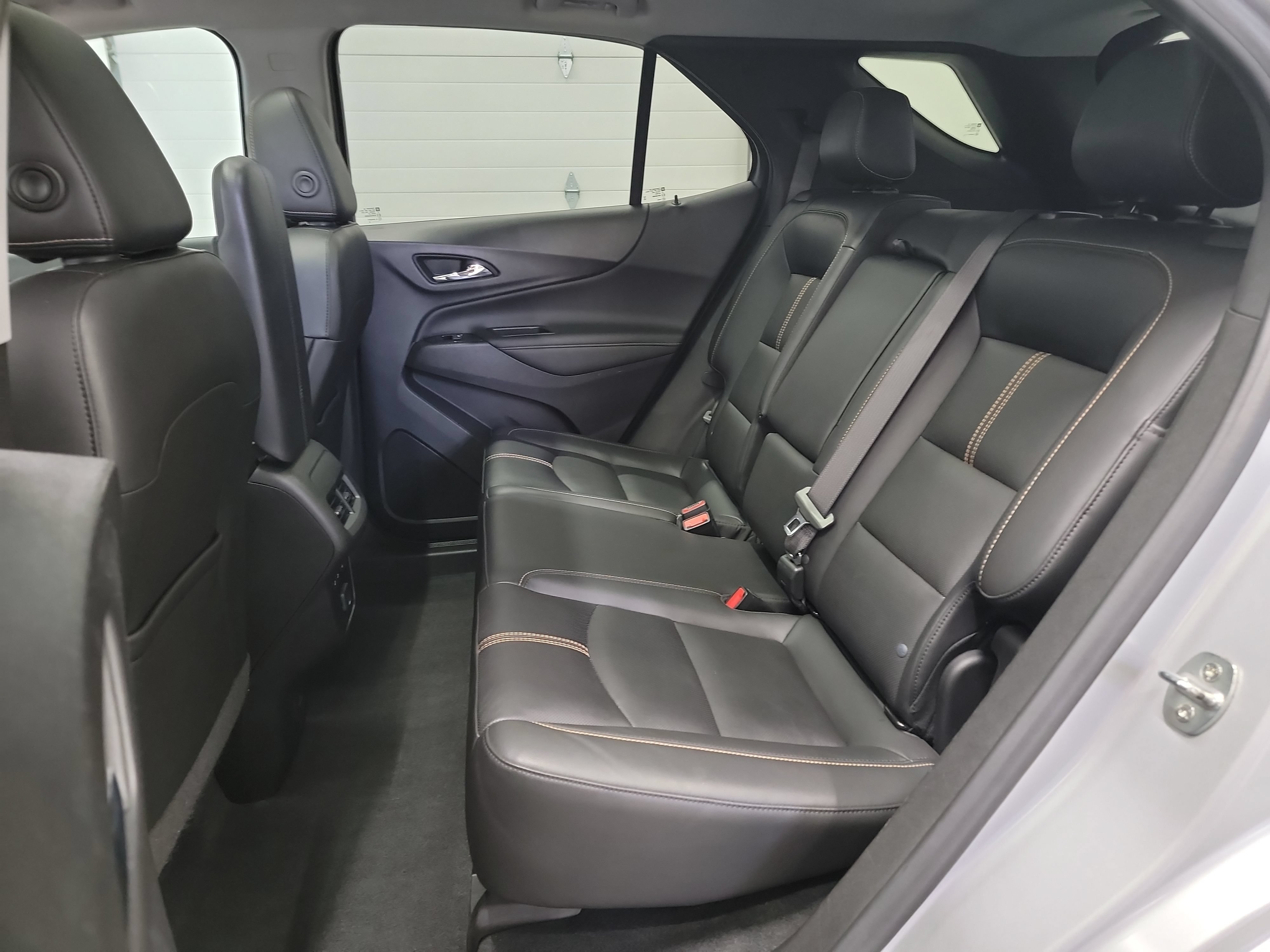 Used 2022 Chevrolet Equinox Premier FWD image 28
