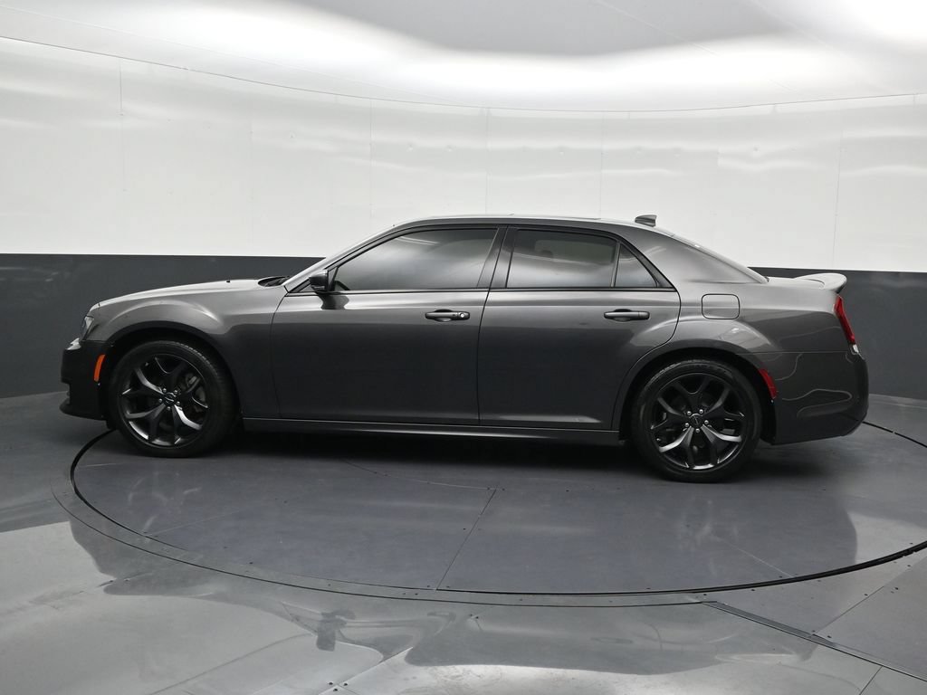 Used 2023 Chrysler 300 S w/ Comfort Group RWD image 2