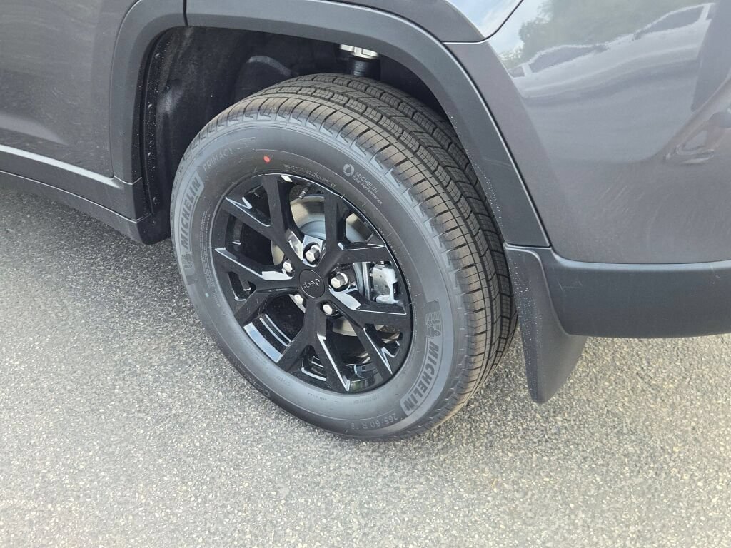 New 2026 Jeep Grand Cherokee Altitude AWD/4WD image 10