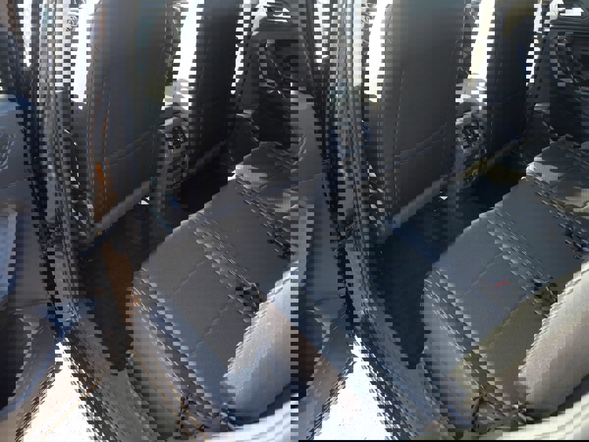 Used 2020 Volkswagen Tiguan SEL image 20