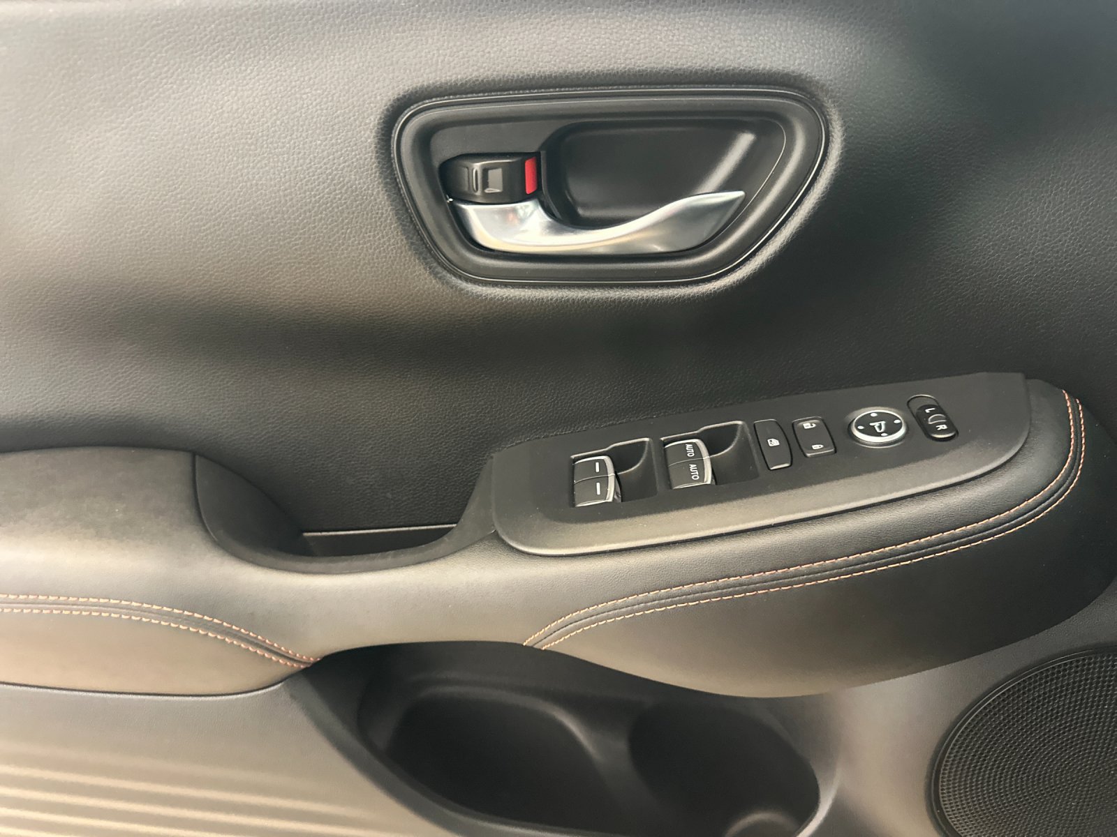 Used 2023 Honda HR-V Sport image 11