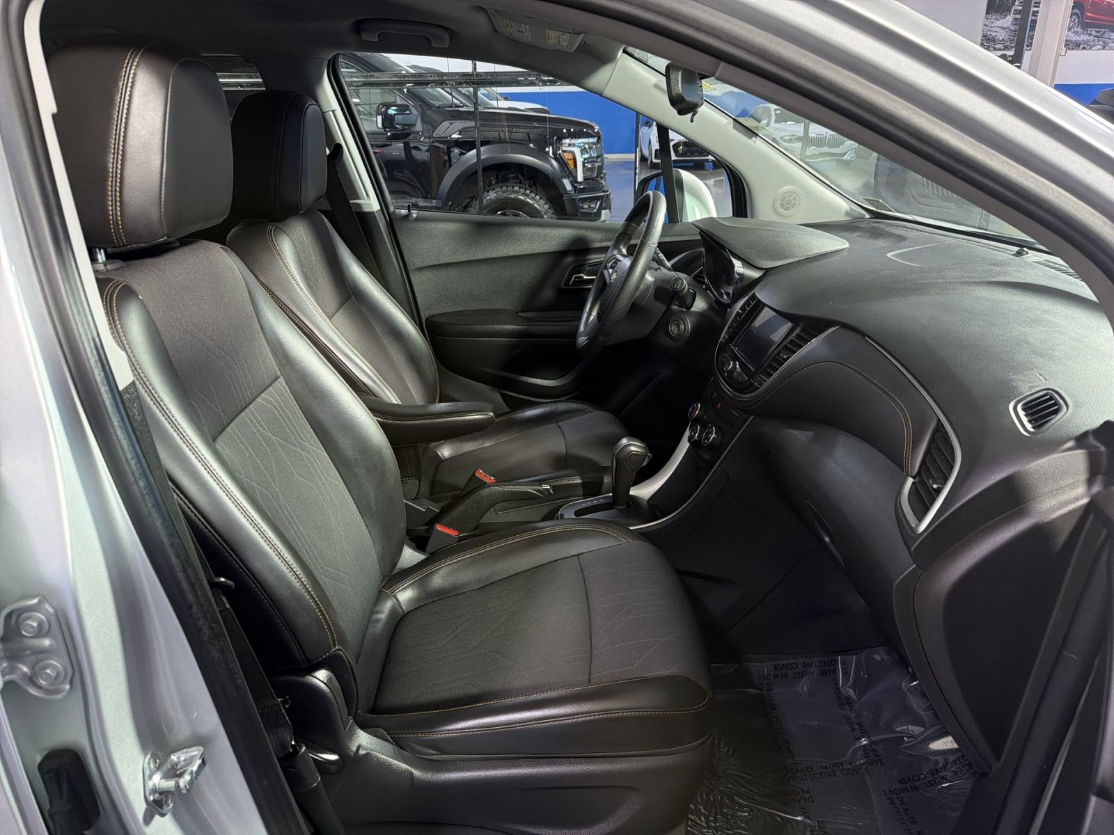 Used 2021 Chevrolet Trax LT AWD/4WD image 23