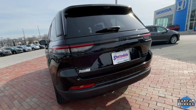 Used 2023 Jeep Grand Cherokee Limited w/ Luxury Tech Group II image 8