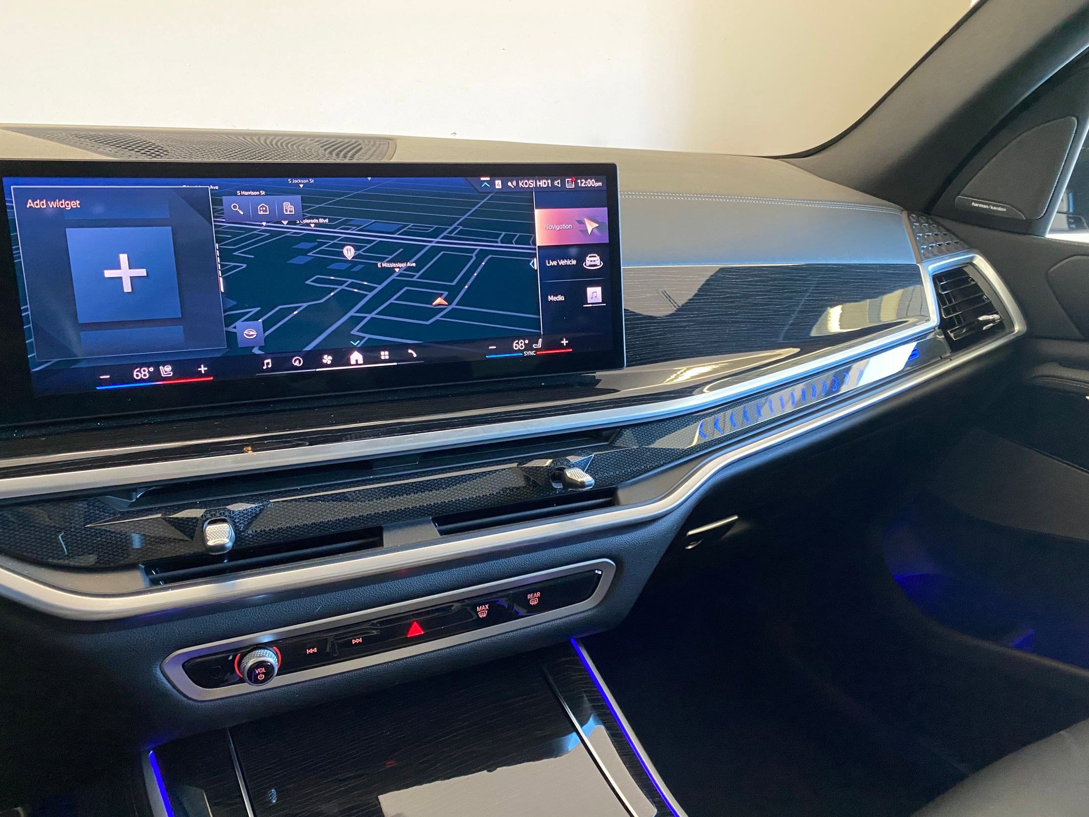 Certified 2024 BMW X5 xDrive40i w/ M Sport Package image 25