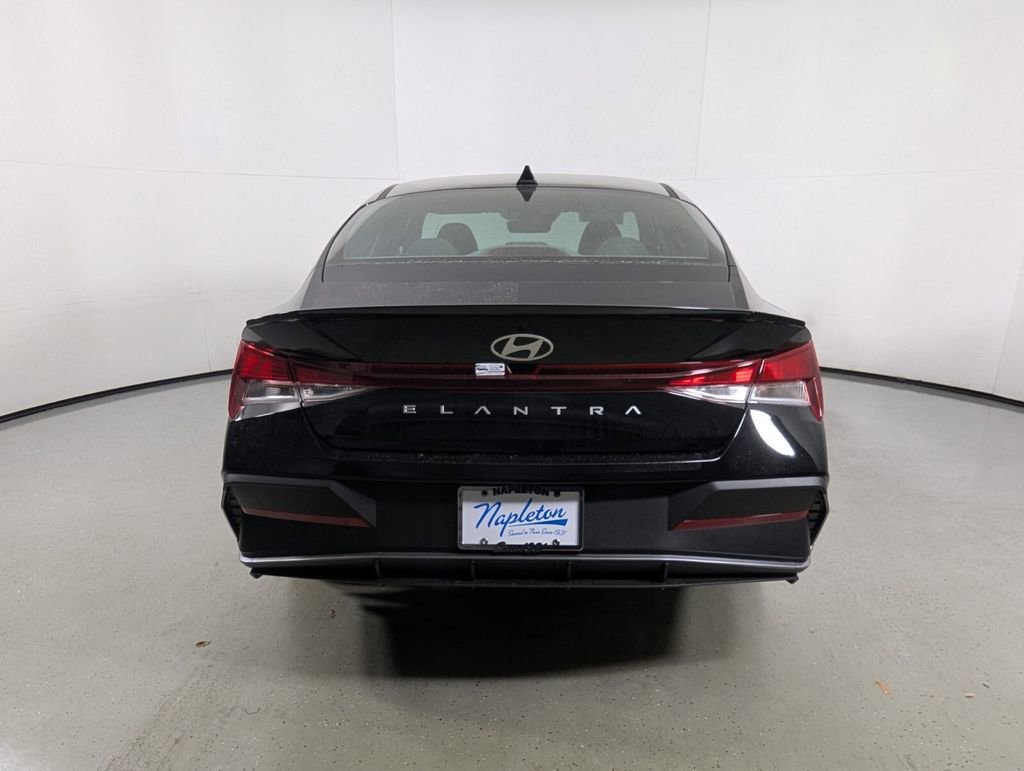 New 2026 Hyundai Elantra Sport image 6
