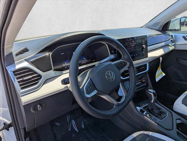 New 2026 Volkswagen Taos SE FWD image 12