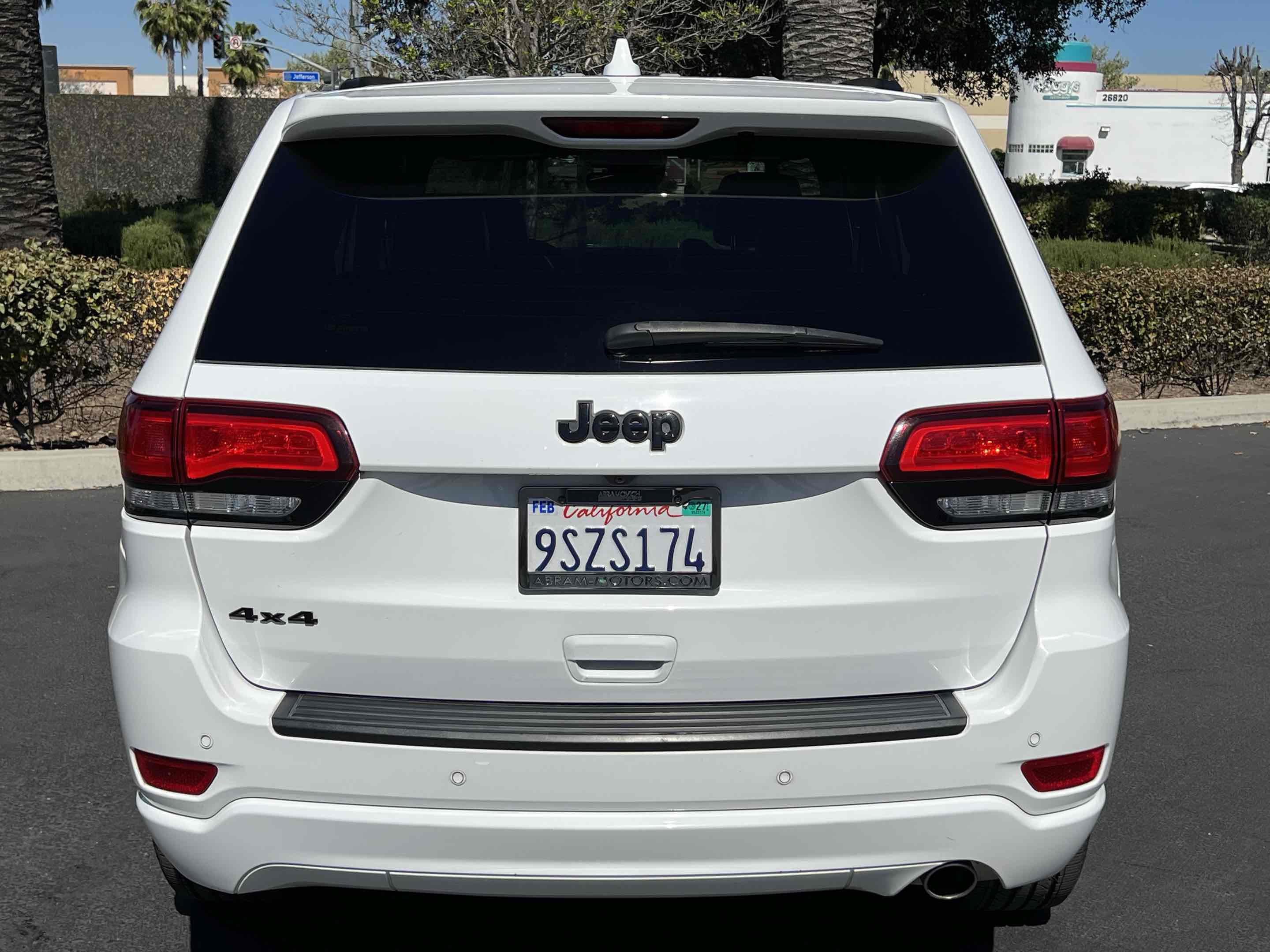 Used 2021 Jeep Grand Cherokee Laredo X image 16