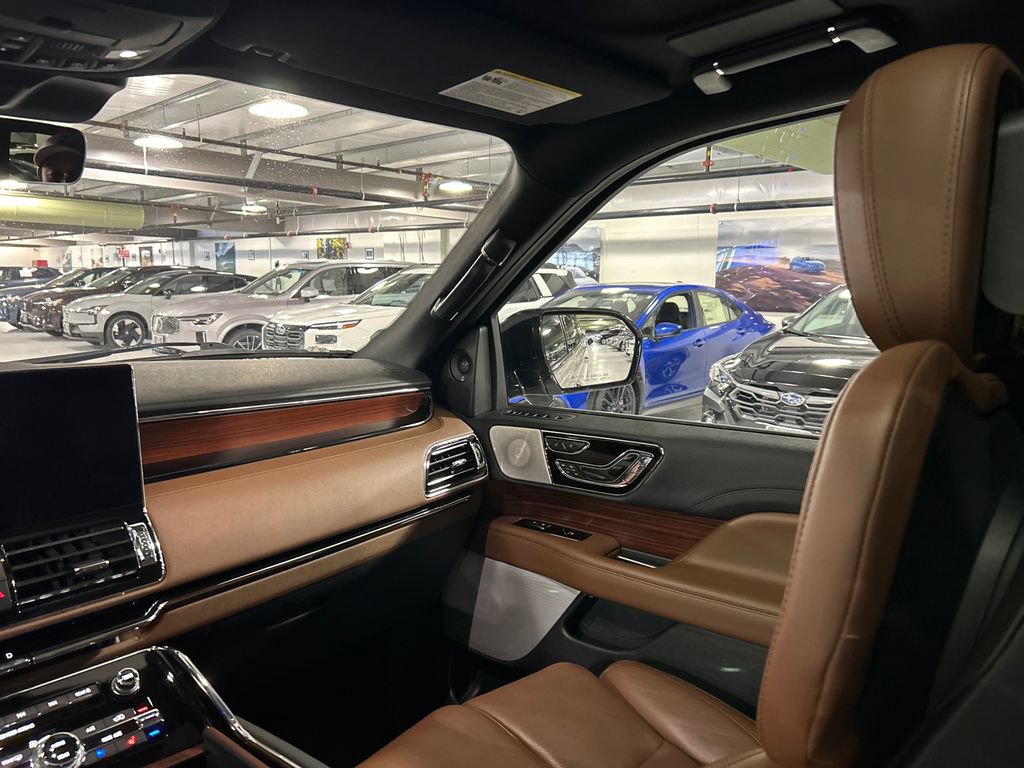 Used 2022 Lincoln Navigator L Reserve AWD/4WD image 26