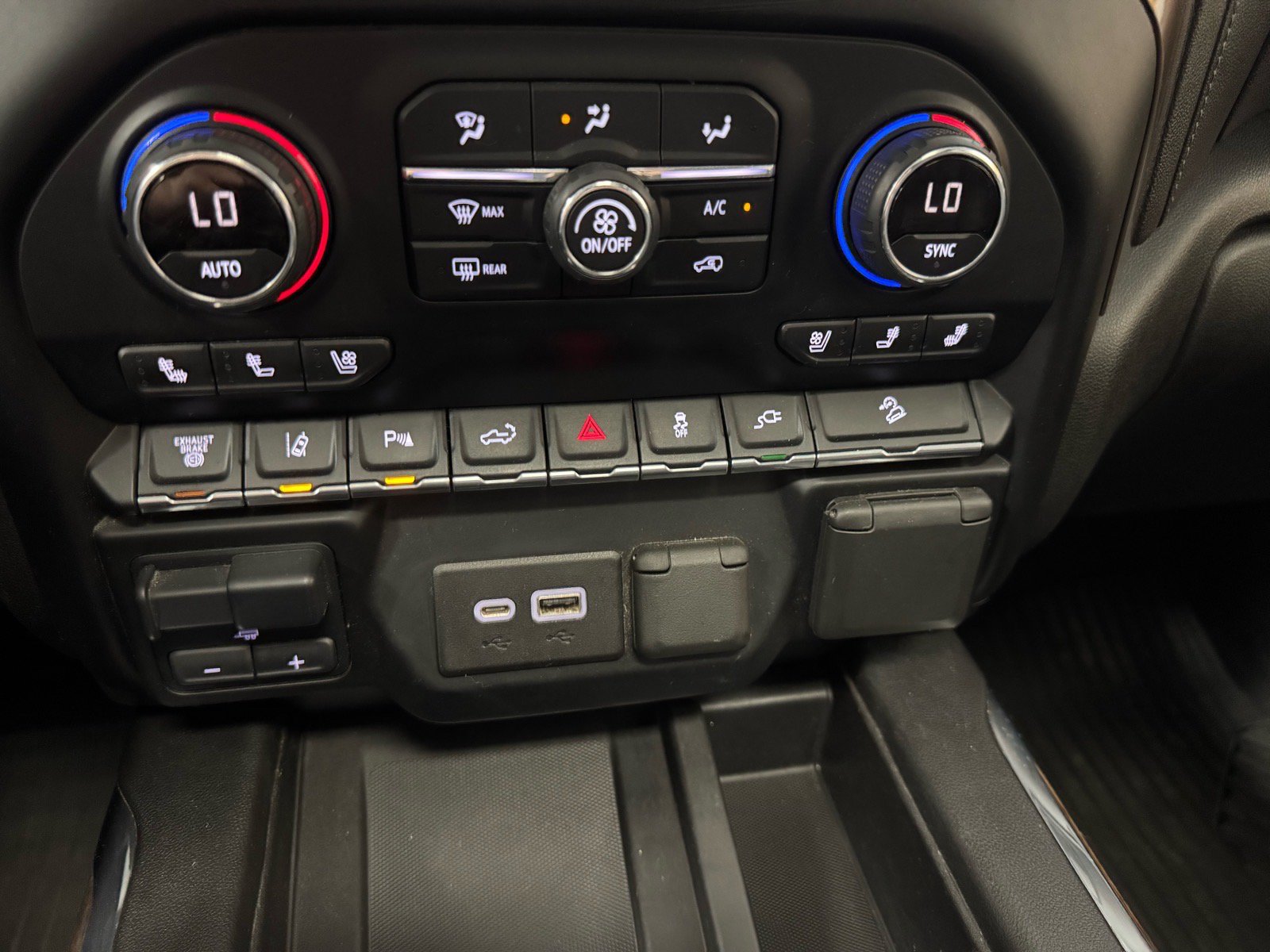 Certified 2021 Chevrolet Silverado 2500 High Country w/ Z71 Off-Road Package AWD/4WD image 22