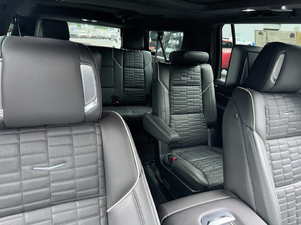 Used 2024 Cadillac Escalade ESV V w/ LPO, Floor Liner Package AWD/4WD image 33