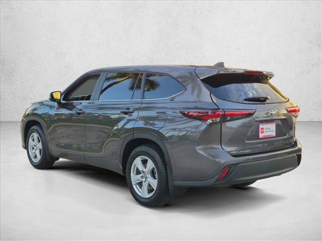 Certified 2024 Toyota Highlander LE FWD image 7
