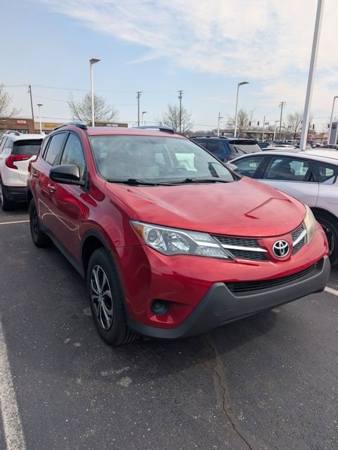 Used 2013 Toyota RAV4 LE image 3