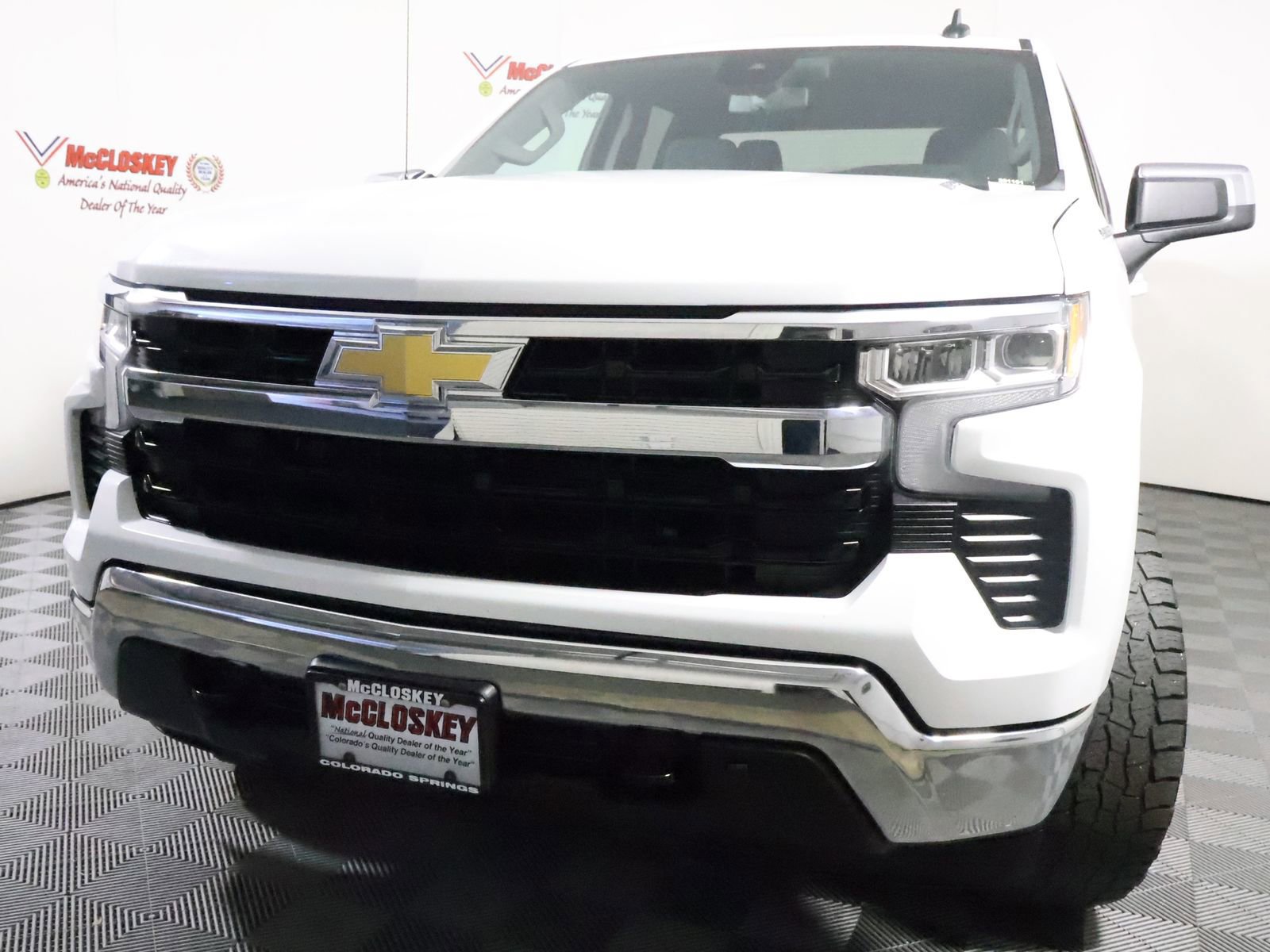 Used 2023 Chevrolet Silverado 1500 LT AWD/4WD image 14