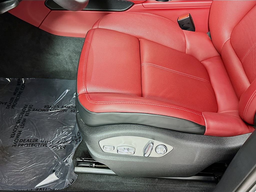 New 2025 Porsche Macan image 22