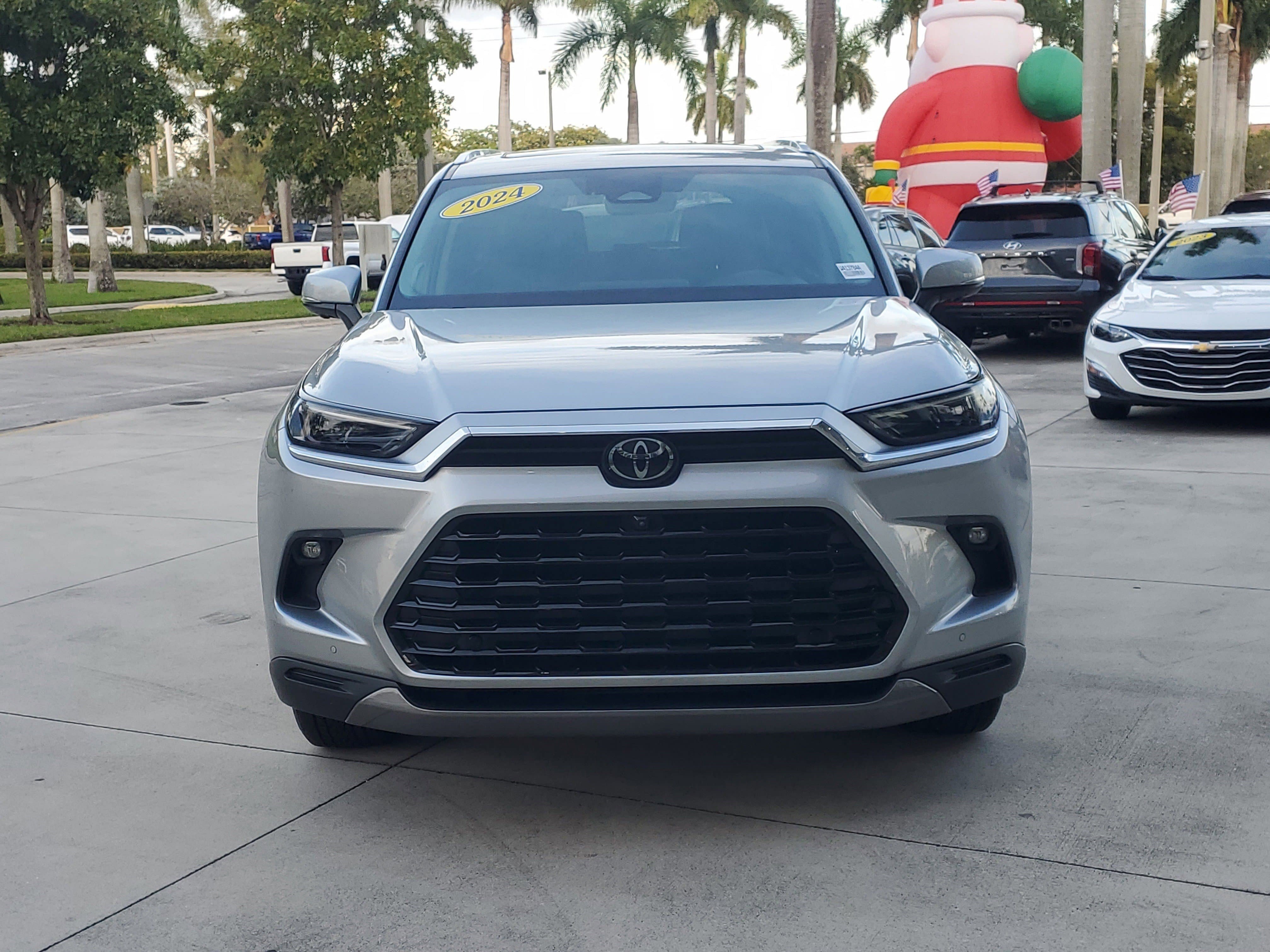 Used 2024 Toyota Grand Highlander Limited image 8