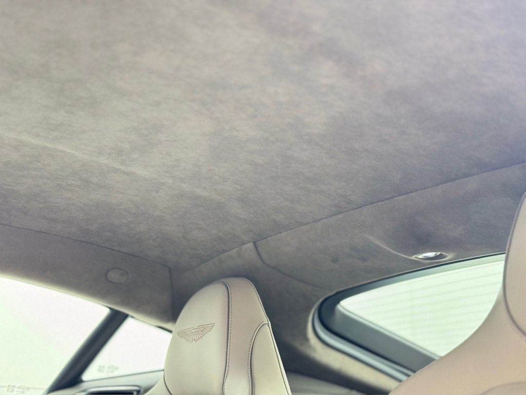 New 2025 Aston Martin V8 Vantage Coupe image 9