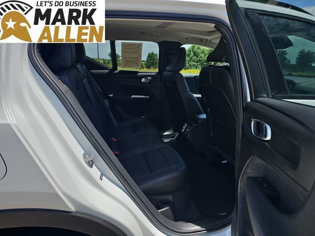 Used 2023 Volvo XC40 B4 Ultimate FWD image 27