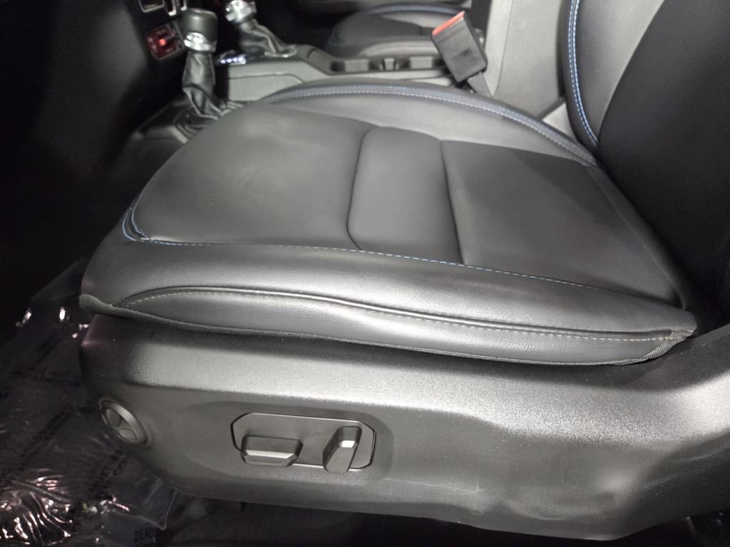 Used 2024 Jeep Wrangler Unlimited Rubicon 4xe AWD/4WD image 16