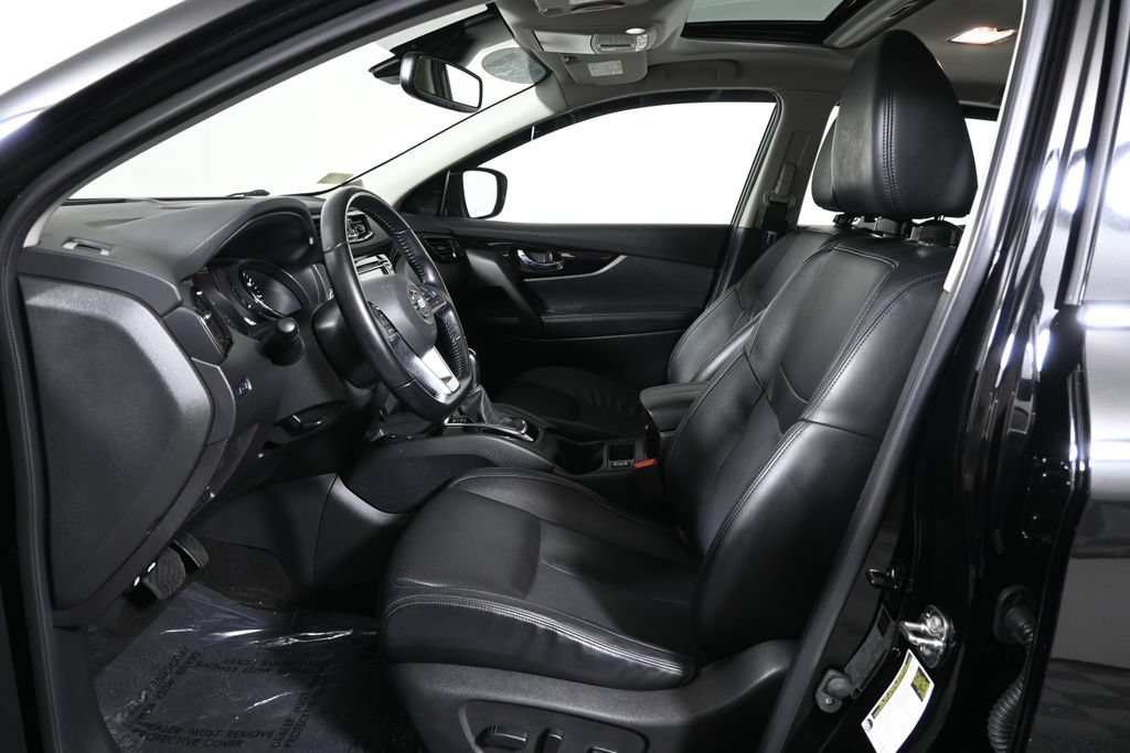 Used 2022 Nissan Rogue Sport SL w/ Premium Package AWD/4WD image 3