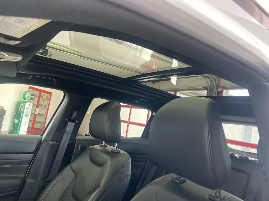 Used 2023 Jeep Compass Altitude w/ Sun and Sound Group image 38