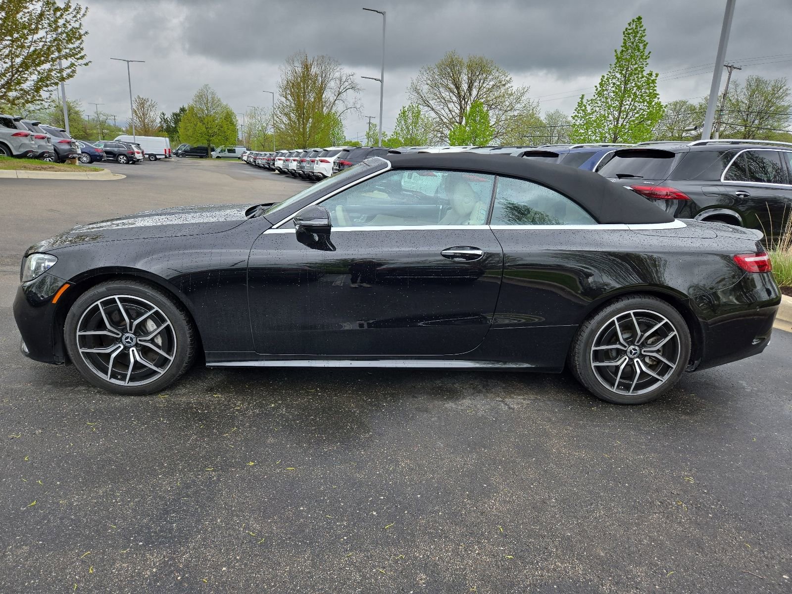 Used 2023 Mercedes-Benz E 450 4MATIC Cabriolet image 2