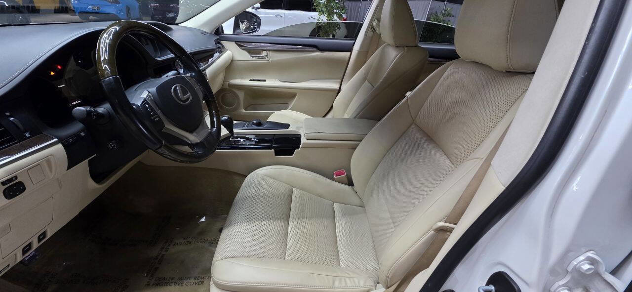 Used 2015 Lexus ES 350 w/ Premium Package image 15