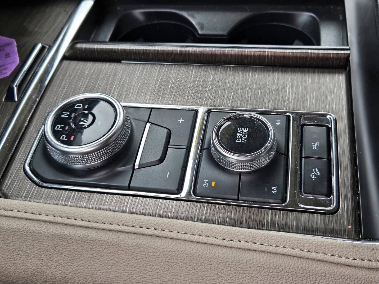 Used 2024 Ford Expedition Max Limited image 19