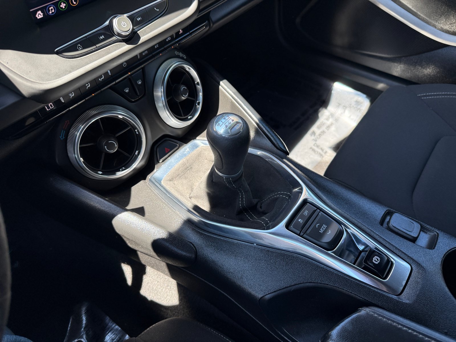 Used 2020 Chevrolet Camaro LT w/ 1LE Track Performance Package RWD image 13
