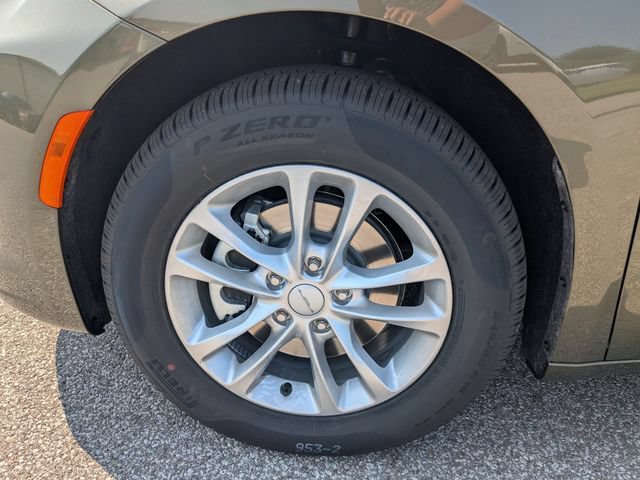 New 2027 Chrysler Pacifica Select FWD image 12