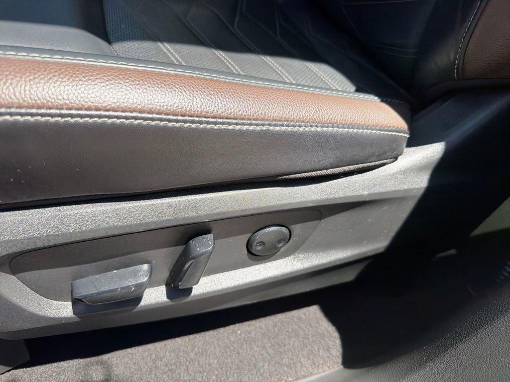 Certified 2024 Nissan Pathfinder Platinum AWD/4WD image 16