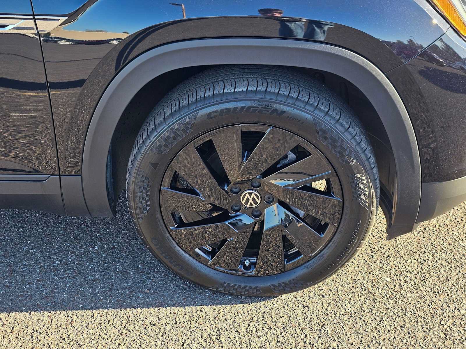 Used 2025 Volkswagen Atlas Cross Sport SE AWD/4WD image 9