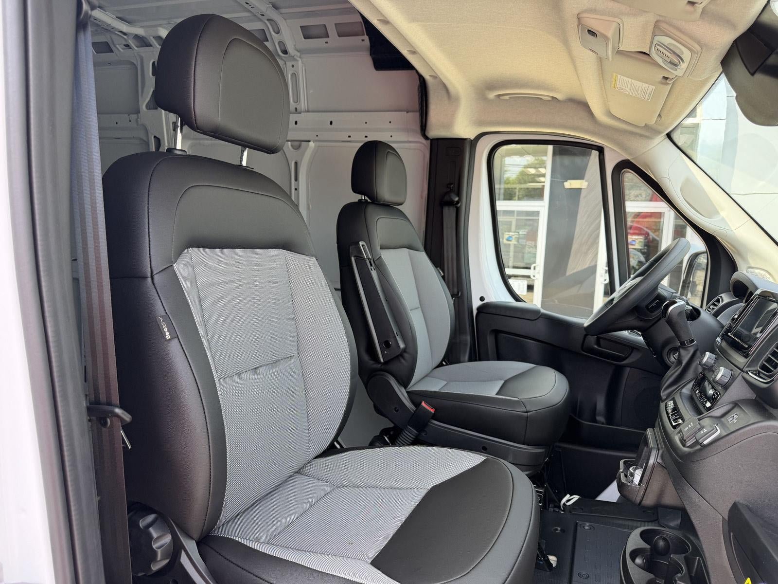 New 2026 RAM ProMaster 2500 w/ Convenience Group FWD image 4