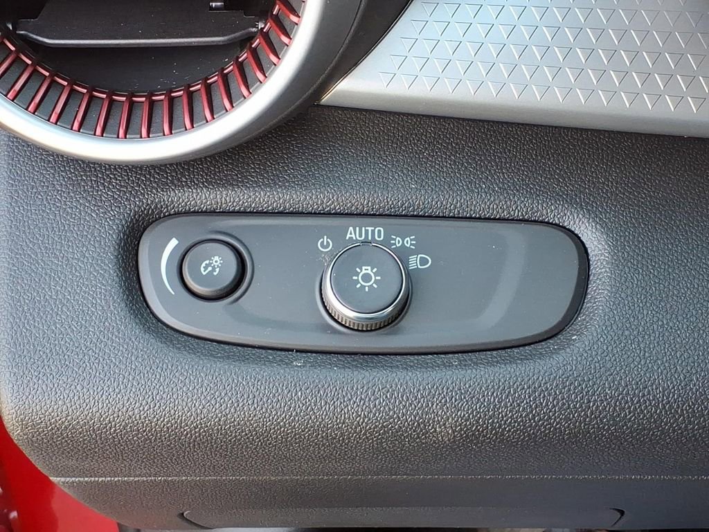 New 2026 Chevrolet Trax RS w/ Sunroof Package image 16