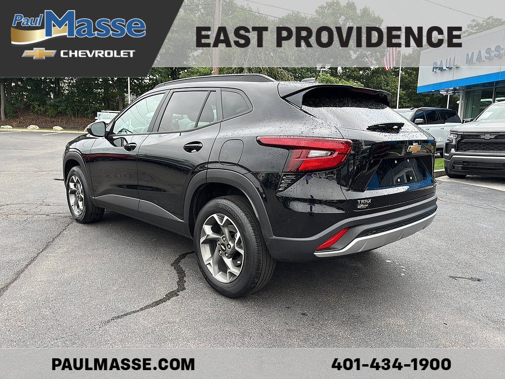 Certified 2024 Chevrolet Trax LT w/ LT Convenience Package FWD image 5