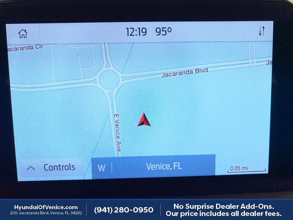Used 2020 Ford Escape Titanium w/ Titanium Premium Package 2.0 AWD/4WD image 3