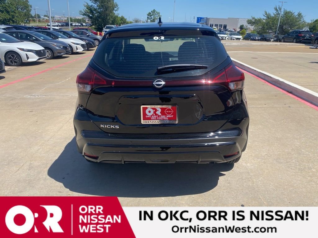 New 2025 Nissan Kicks Play S FWD image 4