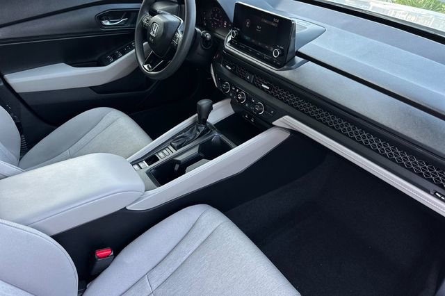 Certified 2025 Honda Accord SE image 17