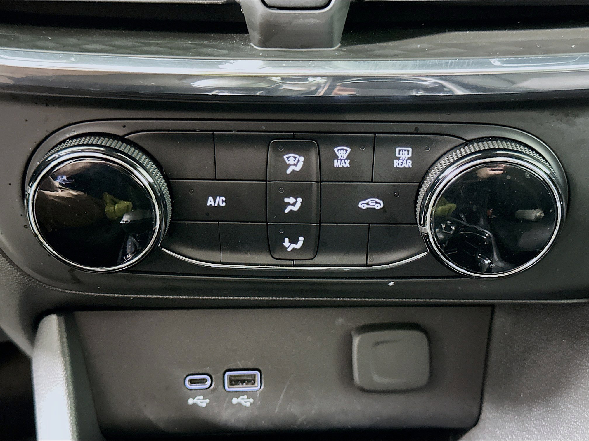 Used 2025 Buick Encore GX Preferred image 23