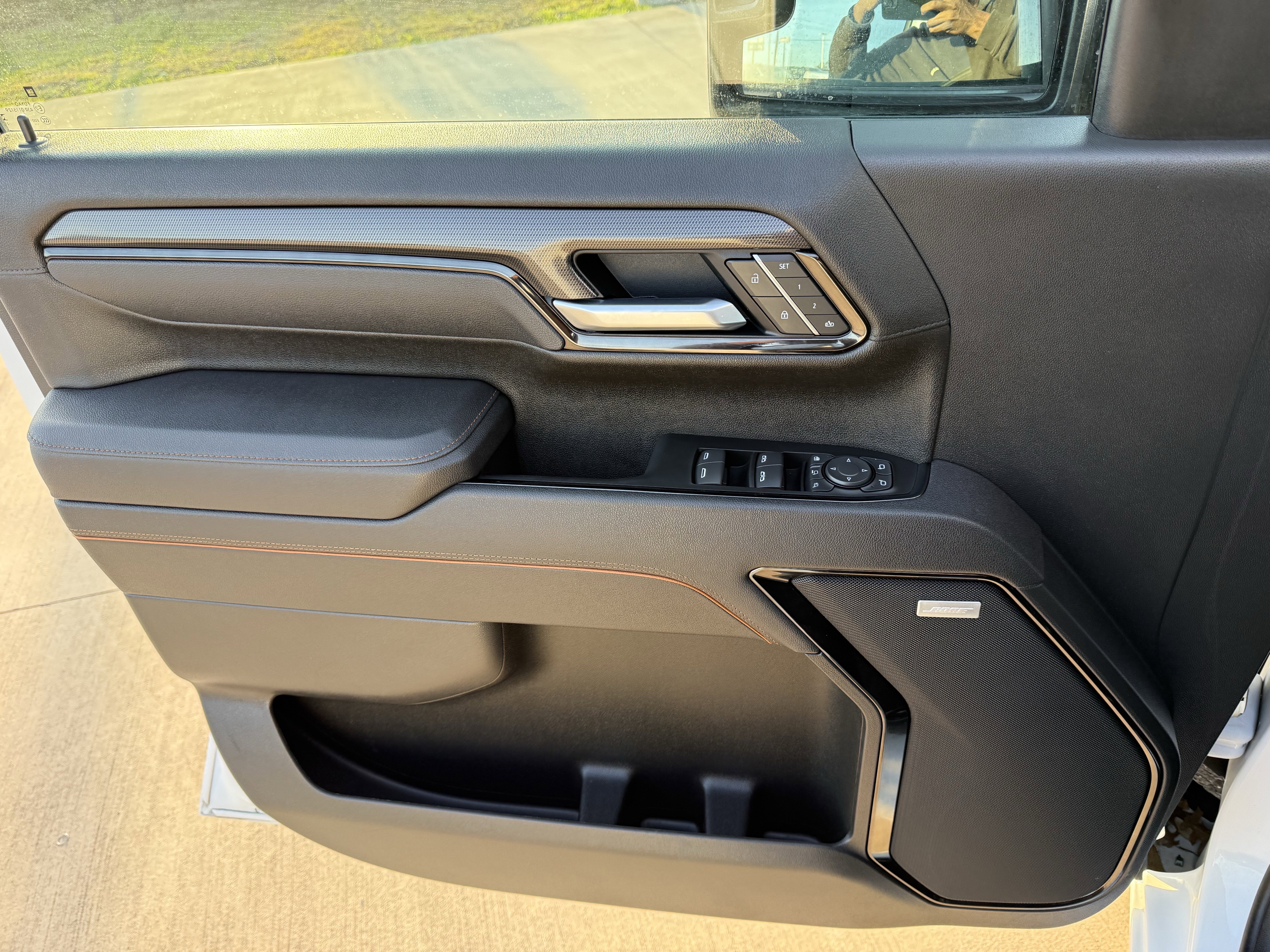 Used 2025 GMC Sierra 2500 AT4 image 22