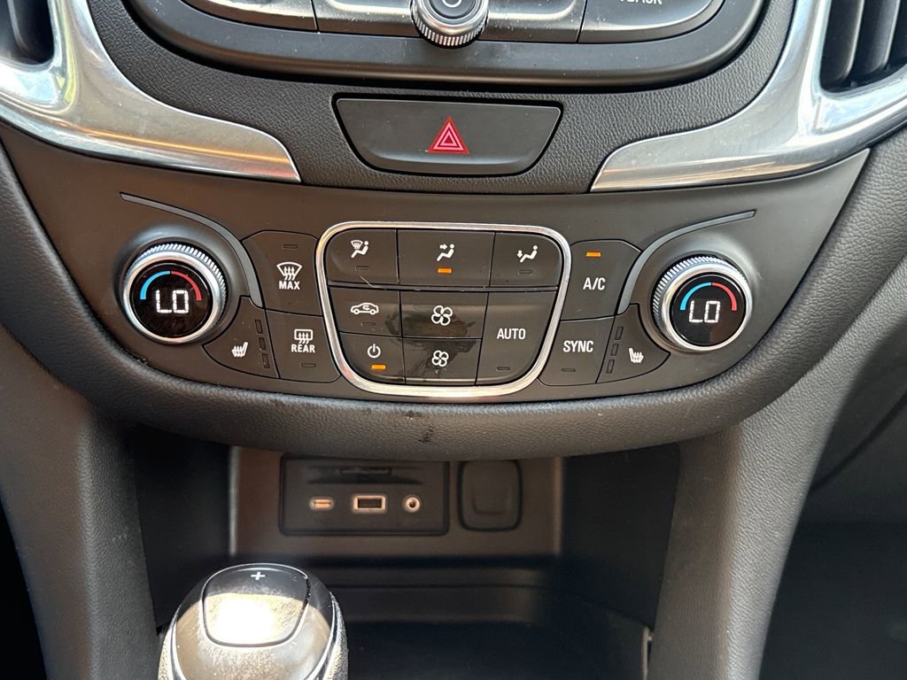 Used 2021 Chevrolet Equinox LT AWD/4WD image 24