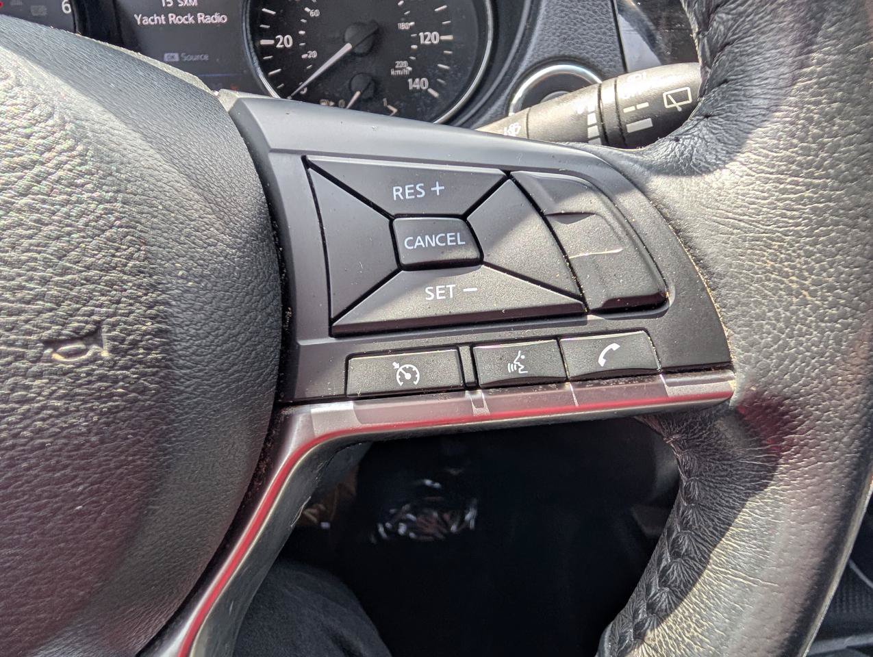 Used 2018 Nissan Rogue SV FWD image 22