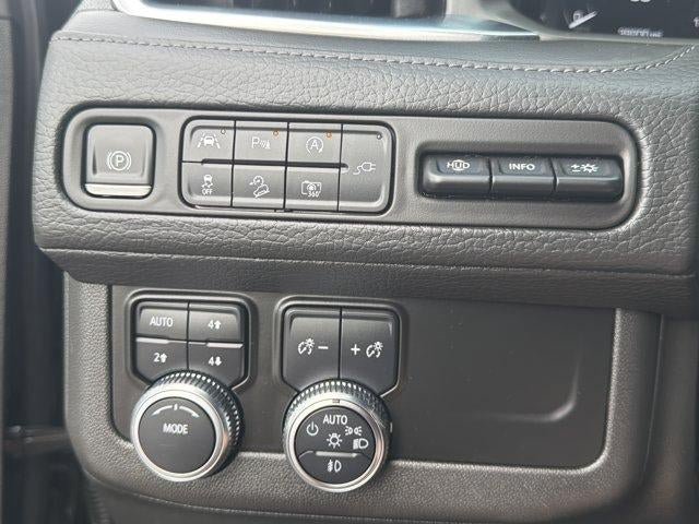 Used 2022 GMC Yukon Denali AWD/4WD image 32
