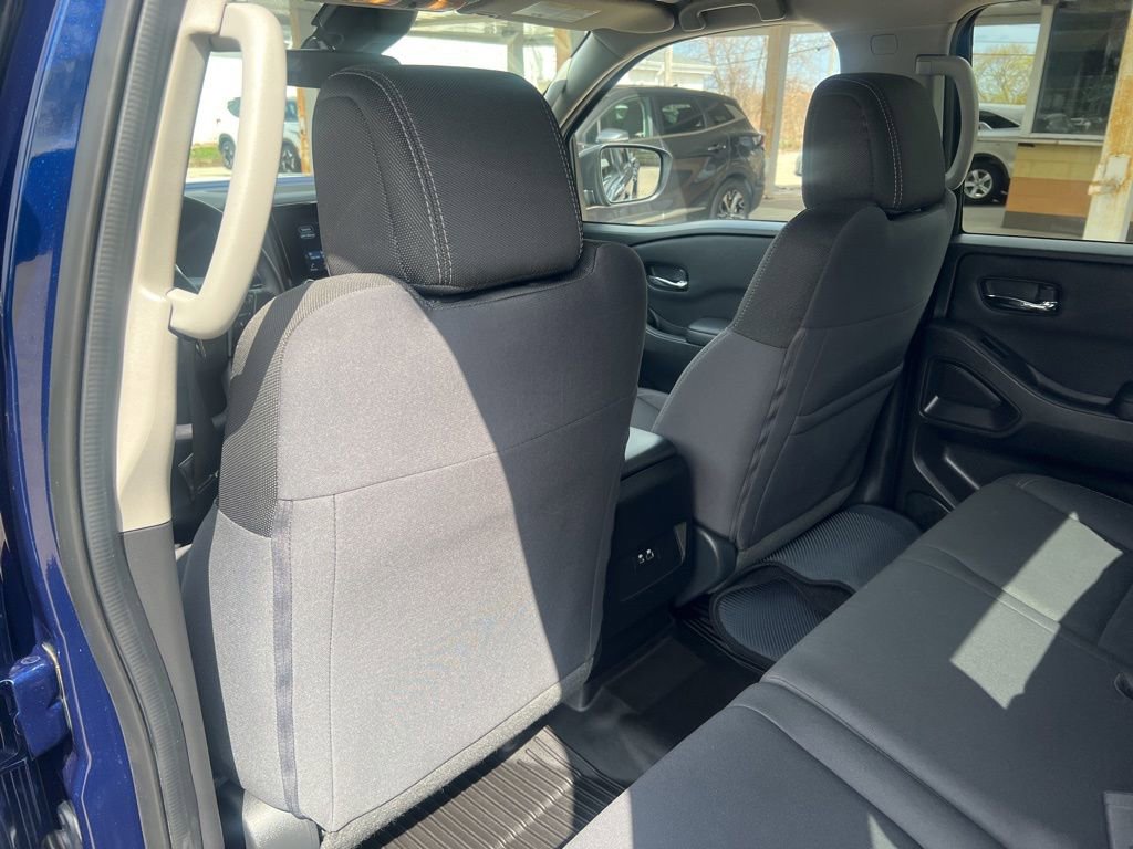 Certified 2023 Nissan Frontier SV w/ Technology Package image 9