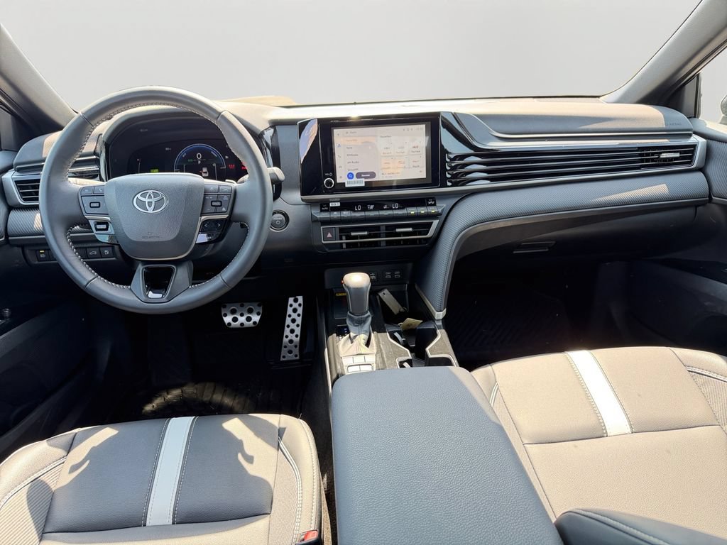Used 2026 Toyota Camry Hybrid AWD/4WD image 15