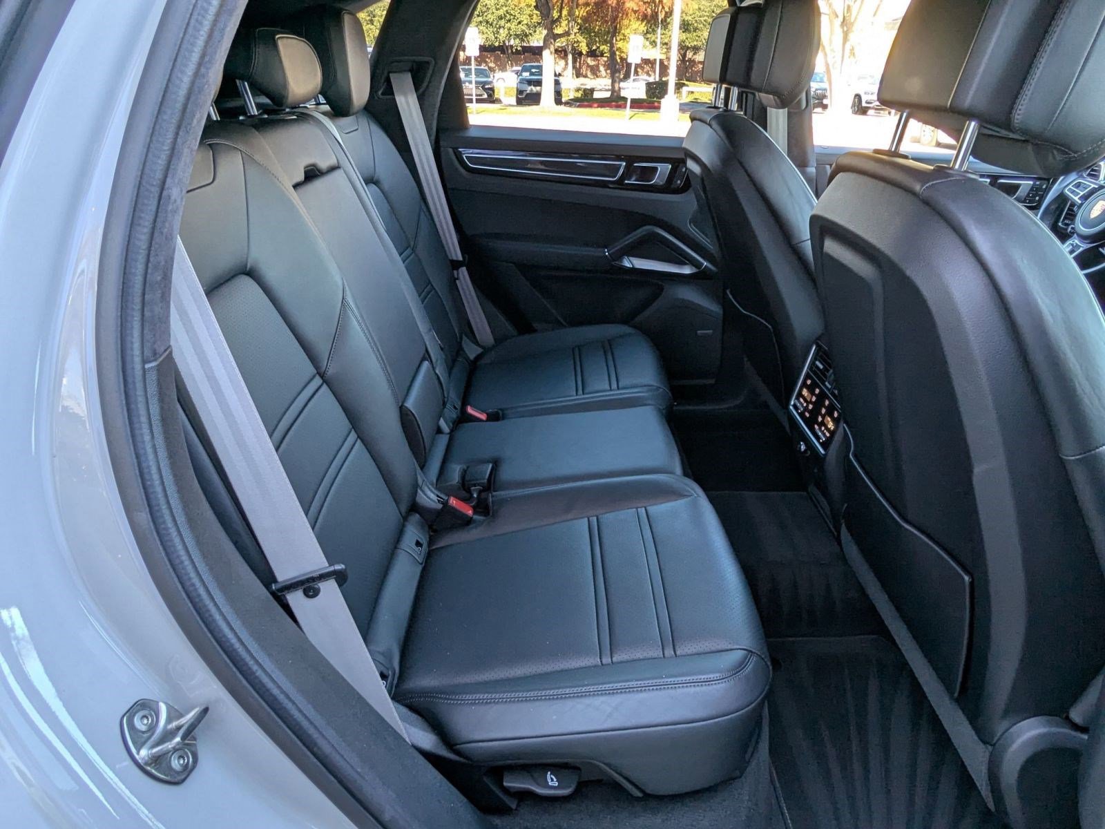 Used 2022 Porsche Cayenne Turbo S image 23