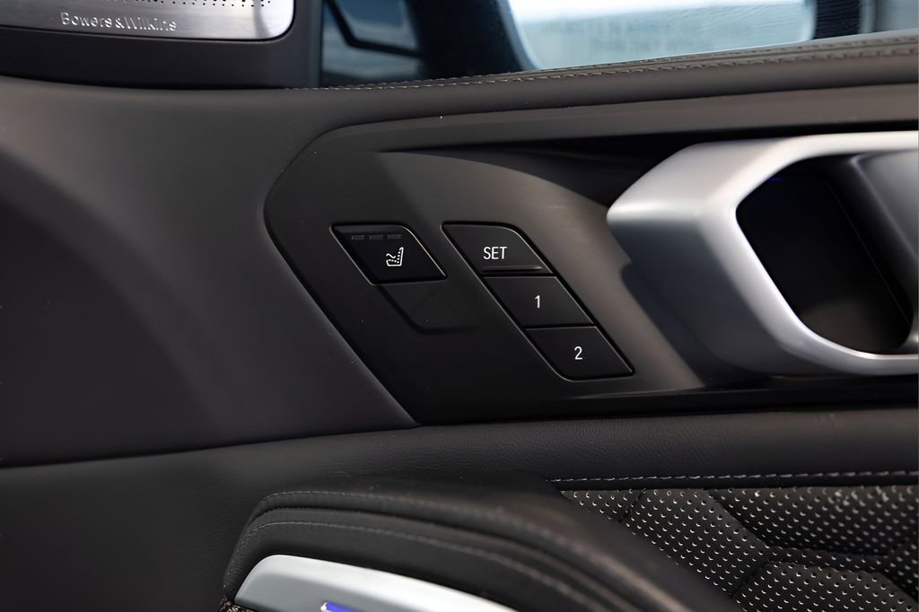 Used 2021 BMW X6 M w/ Competition Package image 77