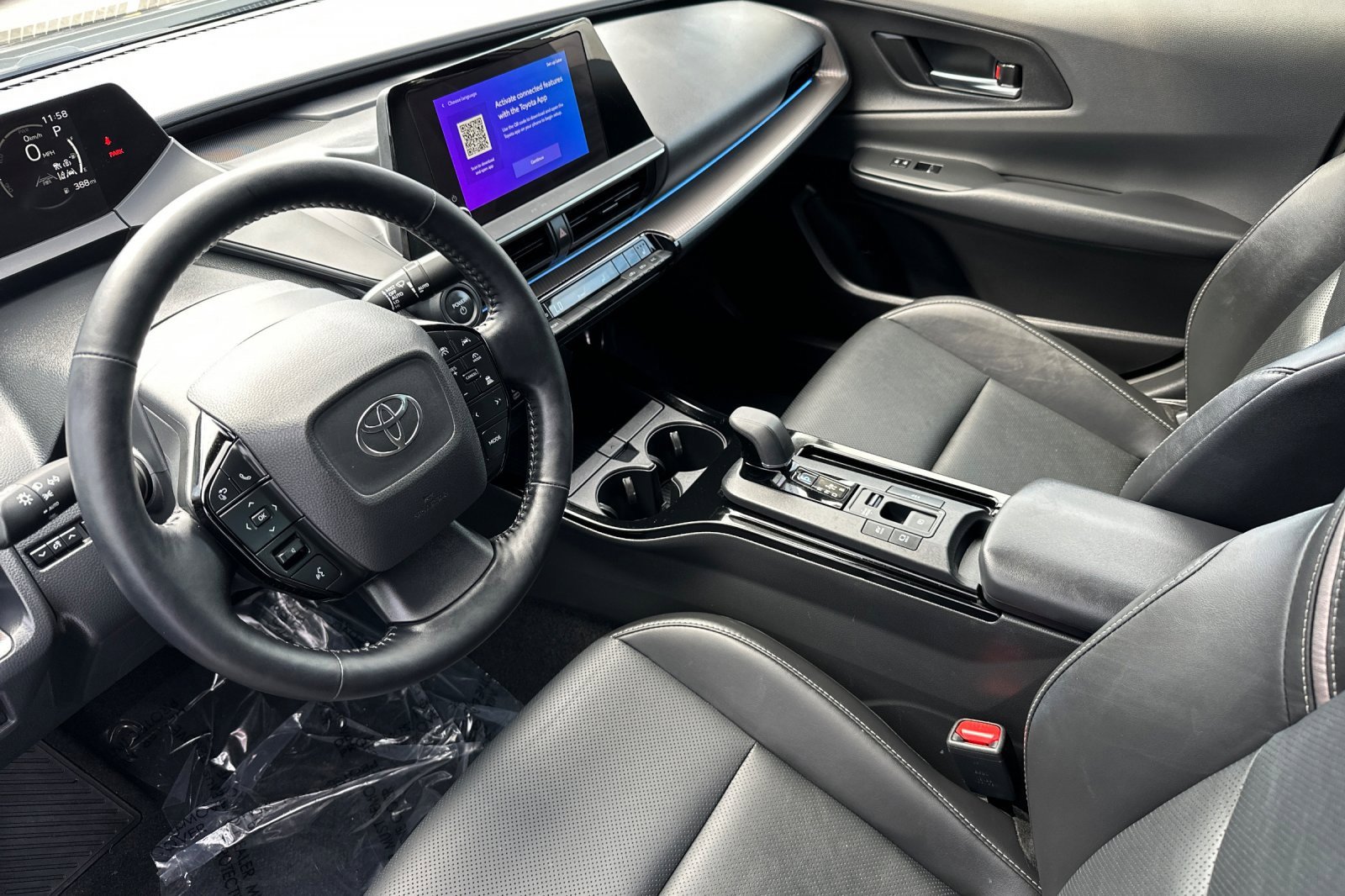 Used 2025 Toyota Prius XLE image 10