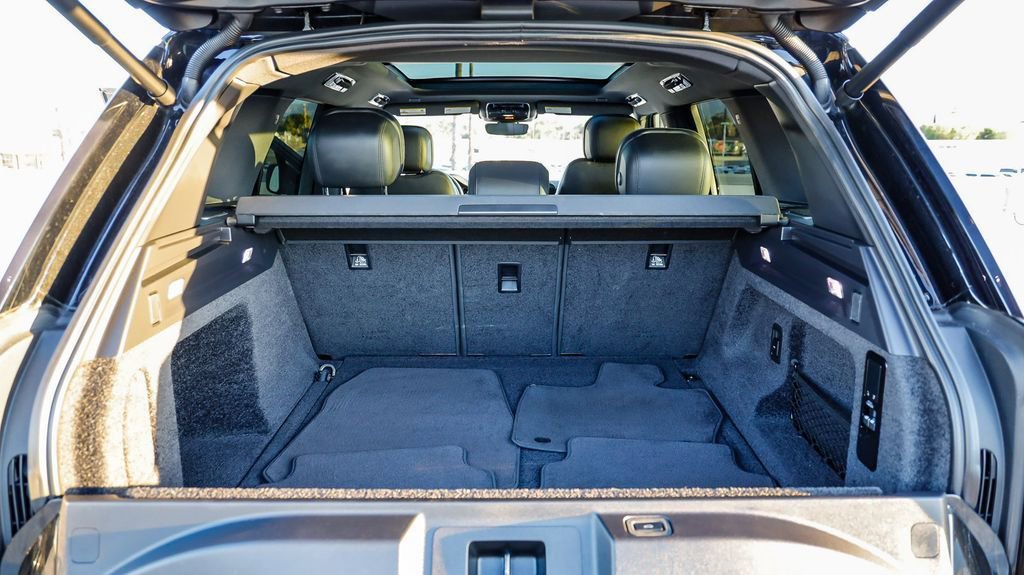 Used 2023 Land Rover Range Rover SE image 31