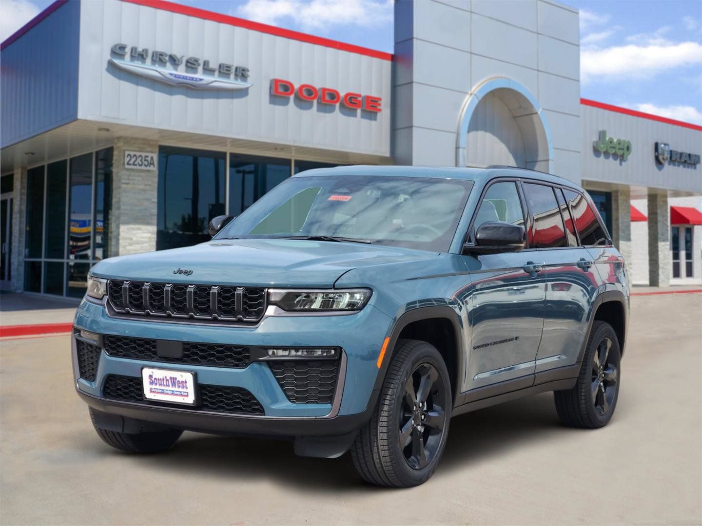 New 2026 Jeep Grand Cherokee Limited w/ Limited Altitude Package RWD video 2